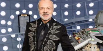 Doctor Who: il conduttore Graham Norton guest star dell'episodio sull'Interstellar Song Contest!