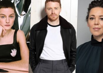 Orgoglio e pregiudizio: Emma Corrin, Jack Lowden e Olivia Colman protagonisti della miniserie Netflix