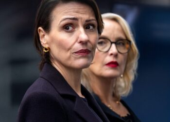Hostage: teaser trailer e data d'uscita della miniserie Netflix con Suranne Jones e Julie Delpy