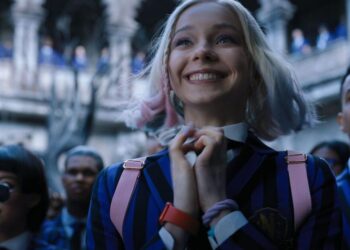Mercoledì - Emma Myers racconta il peggior bacio dato sul set: "È stato imbarazzante e sgradevole, ci colava il naso"