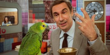 Portobello, Fabrizio Gifuni è Enzo Tortora nella nuova immagine ufficiale della serie