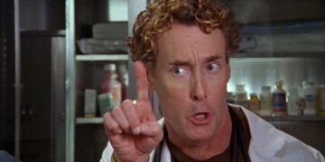 Scrubs, John C. McGinley torna nel reboot nei panni del Dr. Cox