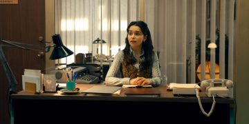 Ponies: le prime immagini della serie Peacock con Emilia Clarke